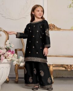 Premium Embroidered Silk Kurta & Flapper Set......